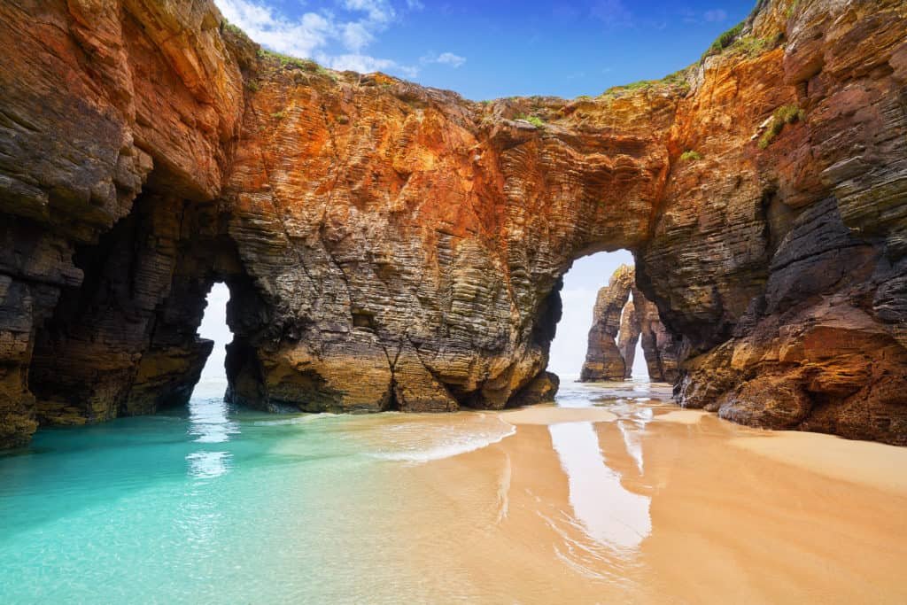 Playa-Las-Catedrales-Catedrais-Beach-in-Galicia-Spain