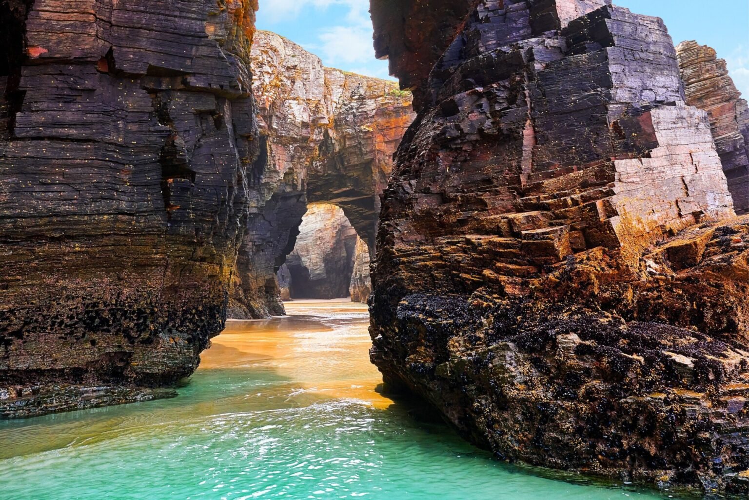 instinct-voyageur-road-trip-galice-plage-cathedrales-1536x1025